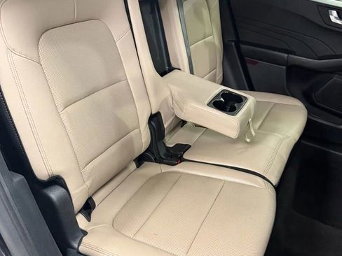 Used 2022 Ford Escape SEL image 12