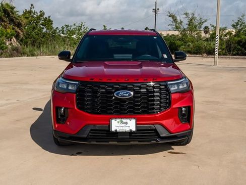 Used 2025 Ford Explorer ST-Line w/ Premium Package image 2