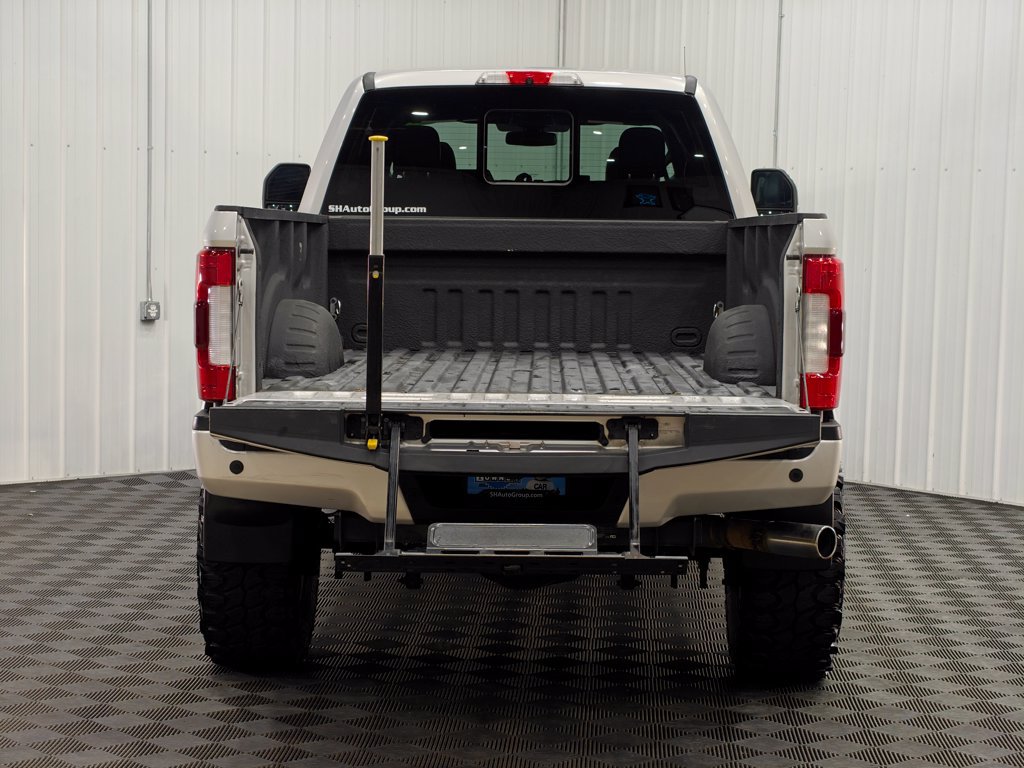 Used 2017 Ford F250 Platinum w/ Platinum Ultimate Package AWD/4WD image 33