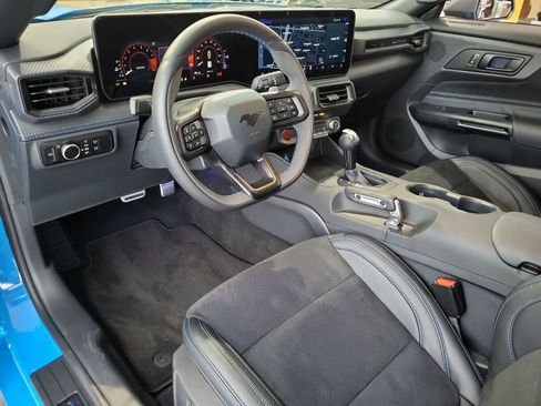 Used 2025 Ford Mustang Dark Horse image 10