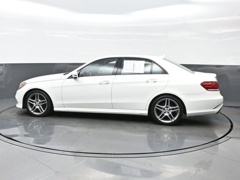 Used 2015 Mercedes-Benz E 350 4MATIC Sedan image 3