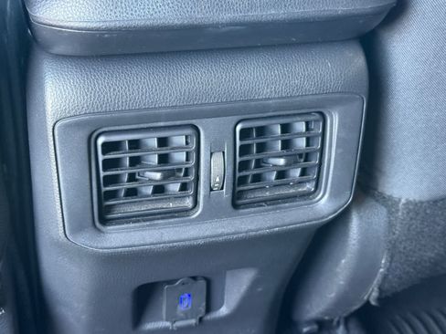 Used 2024 Toyota RAV4 LE AWD/4WD image 8