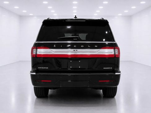 Used 2019 Lincoln Navigator Reserve AWD/4WD image 4