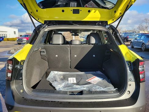 Used 2025 Nissan Kicks SR image 8