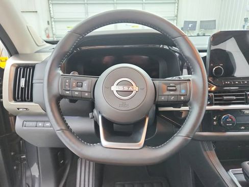 Used 2025 Nissan Pathfinder Platinum w/ Cargo Package FWD image 26