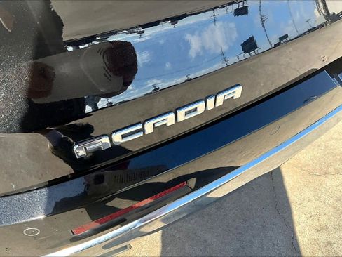 Used 2018 GMC Acadia Denali w/ Technology Package image 30