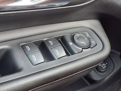Used 2024 GMC Terrain SLT AWD/4WD image 23