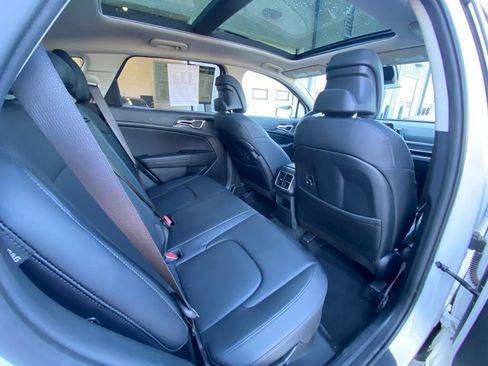 Certified 2024 Kia Sportage EX w/ EX Premium Package AWD/4WD image 25