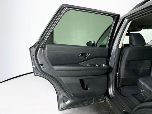 Used 2024 Nissan Pathfinder SV image 25