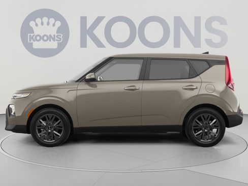 Used 2020 Kia Soul EX w/ Option Group 015 FWD image 2