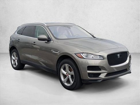 Used 2019 Jaguar F-PACE Premium image 3