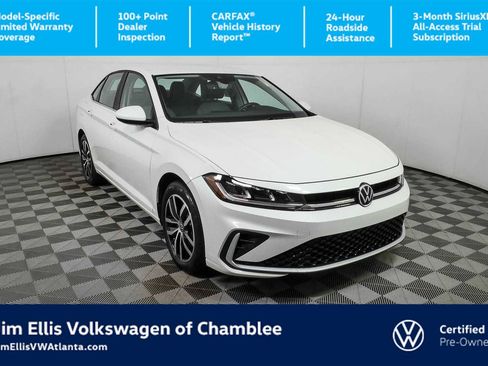 Certified 2025 Volkswagen Jetta SE FWD image 1