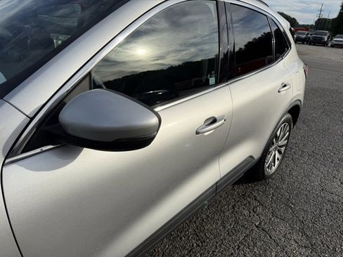 Used 2020 Ford Escape Titanium image 18