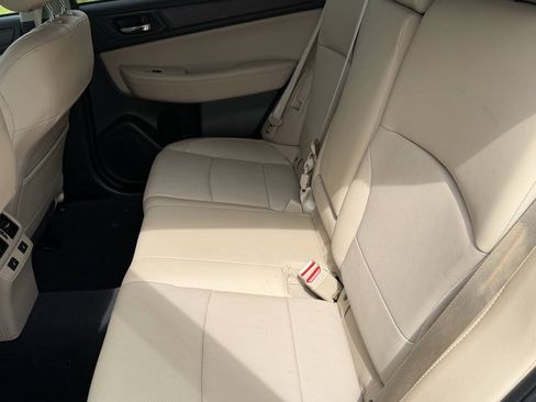 Used 2017 Subaru Outback 2.5i Limited AWD/4WD image 10