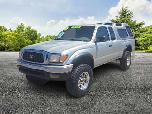 Used 2001 Toyota Tacoma w/ SR5 Package AWD/4WD image 3