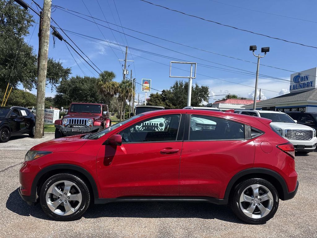 Used 2017 Honda HR-V LX image 4