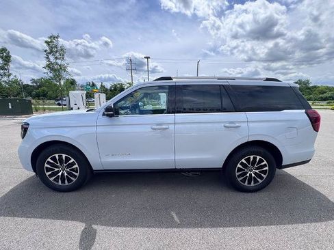 Certified 2025 Ford Expedition Platinum AWD/4WD image 5