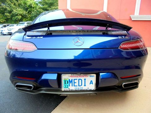 Used 2018 Mercedes-Benz AMG GT S image 6