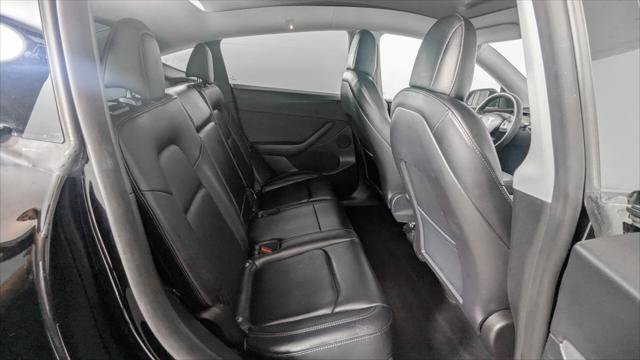 Used 2022 Tesla Model Y Long Range AWD/4WD image 16