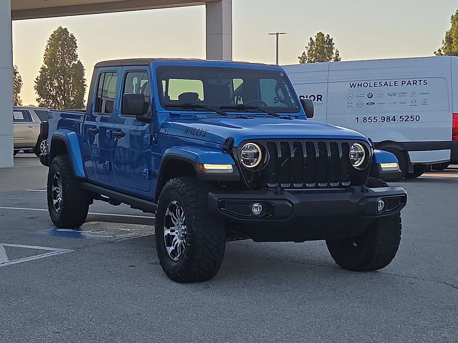 Used 2022 Jeep Gladiator Sport AWD/4WD image 1