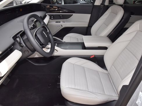 New 2026 Lincoln Nautilus Reserve image 13