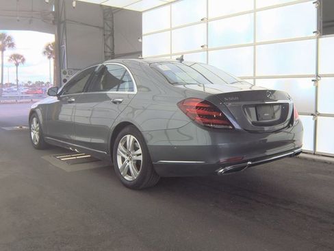 Used 2018 Mercedes-Benz S 560 4MATIC Sedan w/ Premium Package image 4