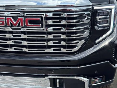 New 2026 GMC Sierra 1500 Denali w/ Denali Reserve Package AWD/4WD image 9