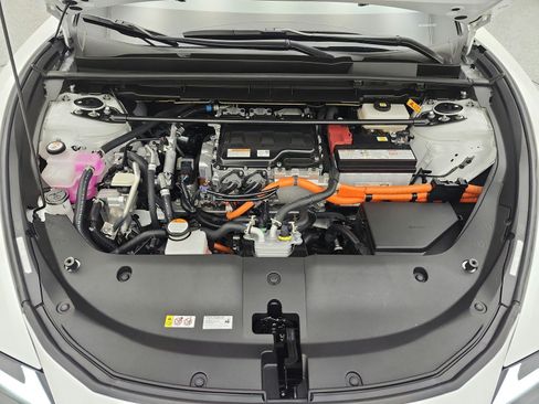 Used 2025 Lexus RZ 300e FWD image 17