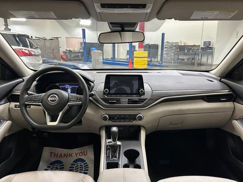 Used 2025 Nissan Altima 2.5 SV FWD image 20