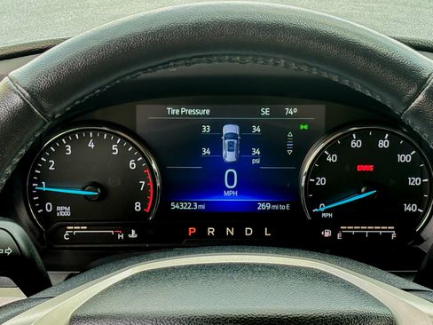 Used 2022 Ford Explorer XLT w/ Equipment Group 202A AWD/4WD image 6