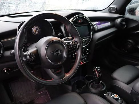 Used 2021 MINI Cooper S image 8