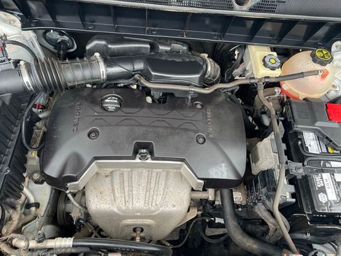 Used 2018 GMC Acadia SLT FWD image 48
