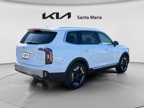 Certified 2023 Kia Telluride EX w/ EX Captain's Chair Package image 8