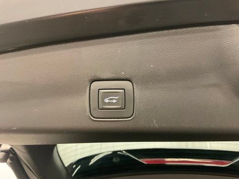 Used 2024 Chevrolet TrailBlazer RS w/ Convenience Package AWD/4WD image 37