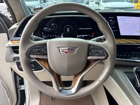 Used 2023 Cadillac Escalade Premium Luxury Platinum image 19