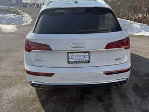 Used 2025 Audi Q5 e Premium Plus w/ Premium Plus Package image 5