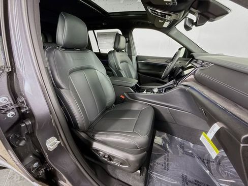 New 2025 Jeep Grand Cherokee Overland image 29