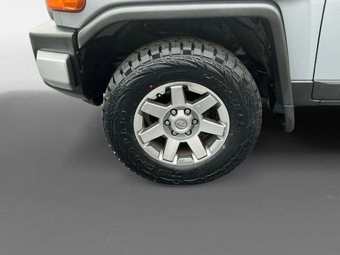 Used 2014 Toyota FJ Cruiser 4WD image 15