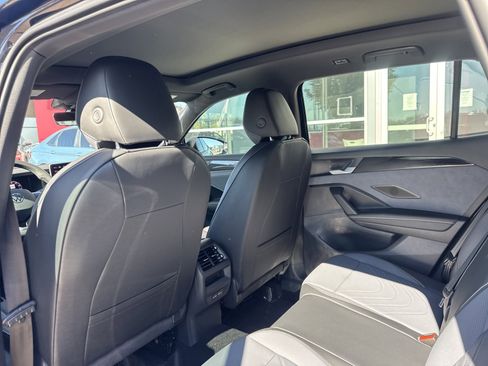 New 2026 Volkswagen Tiguan SE R-Line image 18