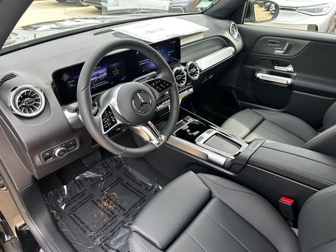 Used 2024 Mercedes-Benz EQB 300 4MATIC image 13