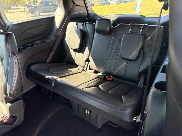 Used 2025 Chrysler Pacifica Select FWD image 33