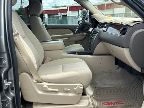 Used 2012 GMC Yukon XL 2500 SLE w/ Convenience Package RWD image 12