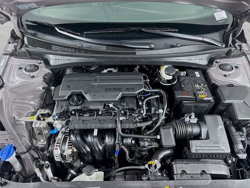 Certified 2025 Hyundai Elantra Sport image 30