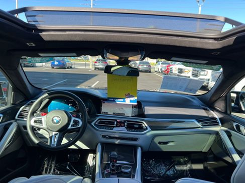 Used 2022 BMW X6 M image 57