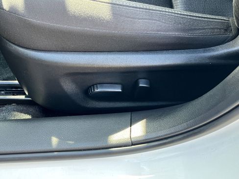 Used 2025 Nissan Altima 2.5 SV image 21