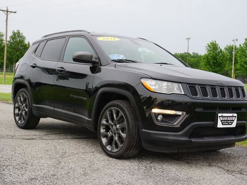 Used 2021 Jeep Compass Latitude FWD image 4
