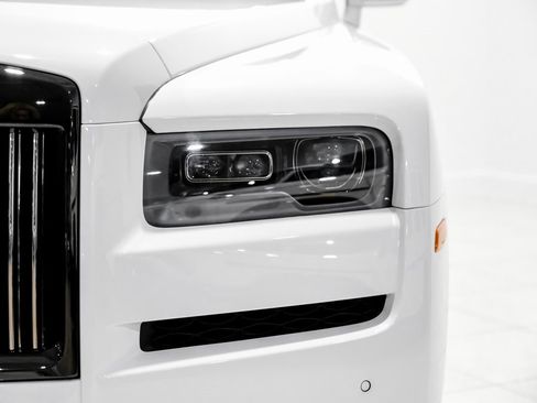 Used 2023 Rolls-Royce Cullinan Black Badge image 55