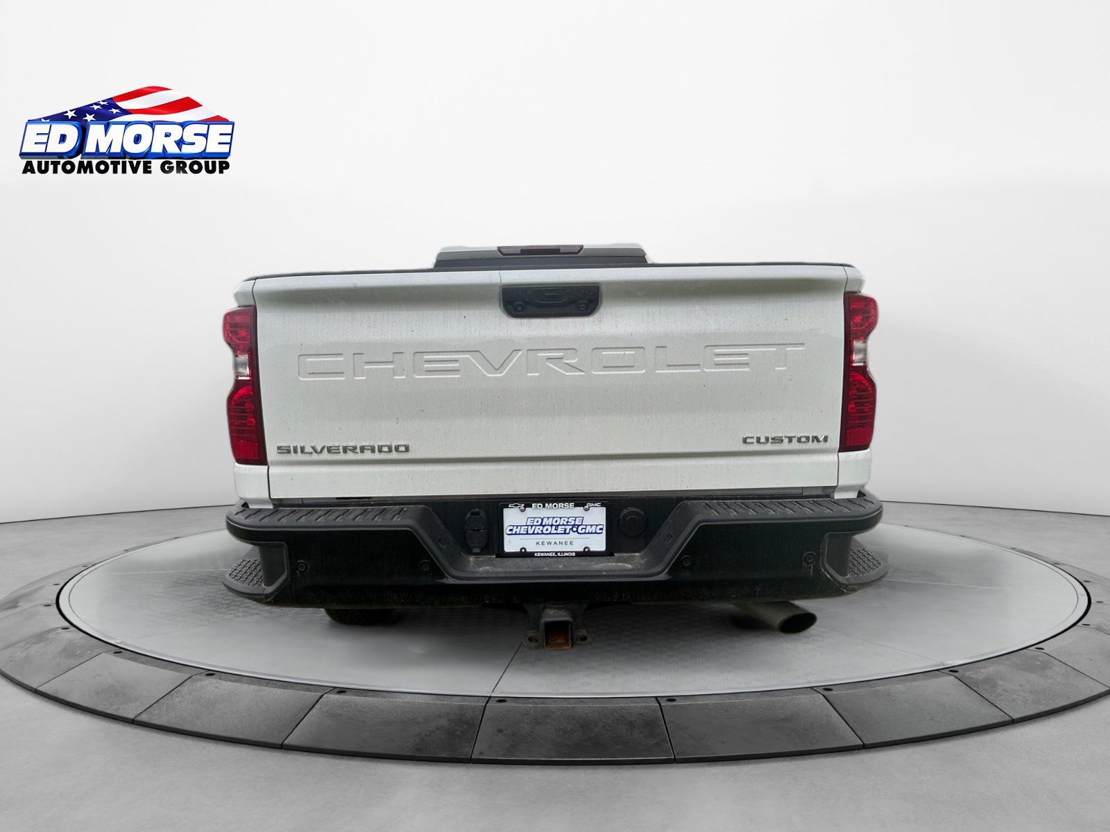 Used 2024 Chevrolet Silverado 2500 Custom w/ Custom Value Package AWD/4WD image 4