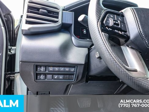 Used 2024 Toyota Sequoia Platinum AWD/4WD image 29