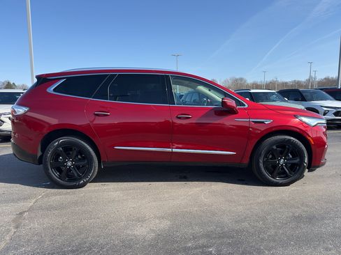 Used 2023 Buick Enclave Essence w/ Sport Touring Edition image 4